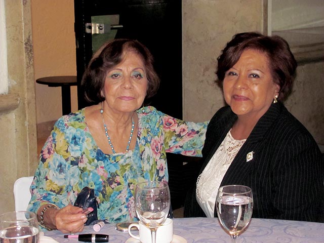 Linda Ferrer con Luz Maria Larrondo