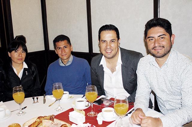 Hayde Rodríguez, Ricardo Melchor, Oscar Isgleas y Néstor Trápala