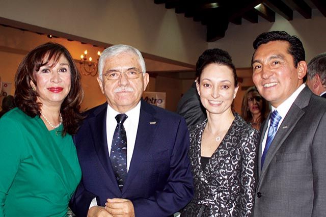 Lucía Torres, César Romero, Erika Moore y Edgar Solís