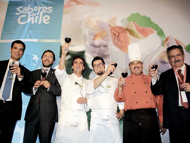  Cristian Contreras, Ignacio Fernández, el Chef Franciso Mandiola y su equipo;  y Ricardo Núñez
