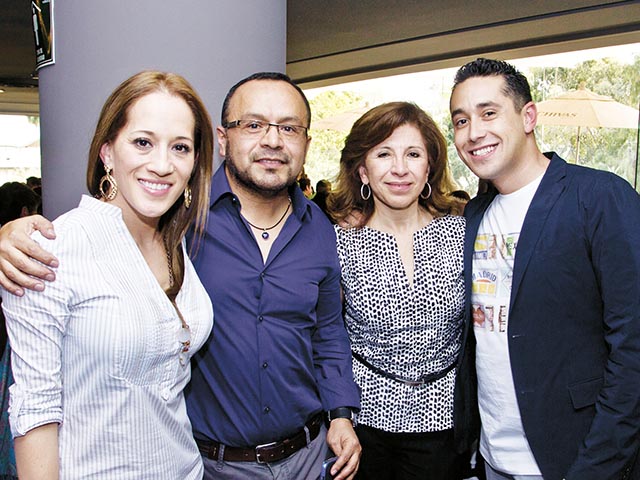 Gina Jiménez, Miguel Galicia, Lety González y Rubén Mora