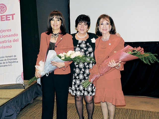 Carmen Torreblanca, Arlina Zurita y Tere Muñoz de Luna