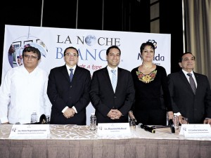 Irving Gamaliel, Víctor Lozano, Mauricio Vila, Carolina Cárdenas y José López
