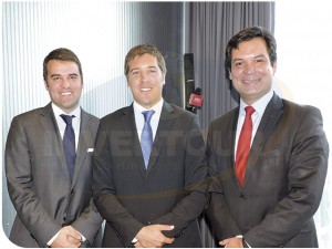 Jean Pierre Juanchich y Francisco Matte con Cristian Contreras Orellana, director de la Oficina Comercial de Chile en México (ProChile)