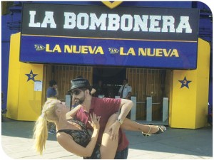 Aldo Nájera bailando Tango teniendo como testigo a La Bombonera!