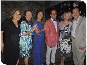 Fernanda Pérez con Mary, Fabiola y Gabriel Jiménez, Anita Reyes y Genaro Feliciano
