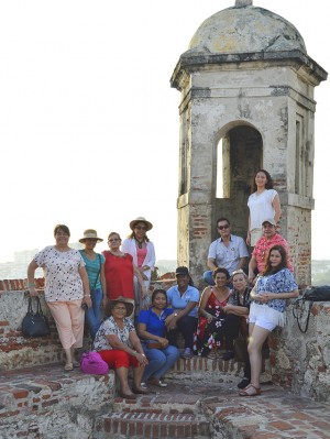 Grupo de agentes invitados en el Castillo de San Felipe de Barajas
