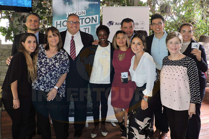 Marcella Corona, Juan Rotter, Paty Voss, Jorge Franz, Annie Allen, Tin Bui, Mauricio González, María José Garrido, Alejandro Bosquez, Bárbara Jackson y Pilar Florez