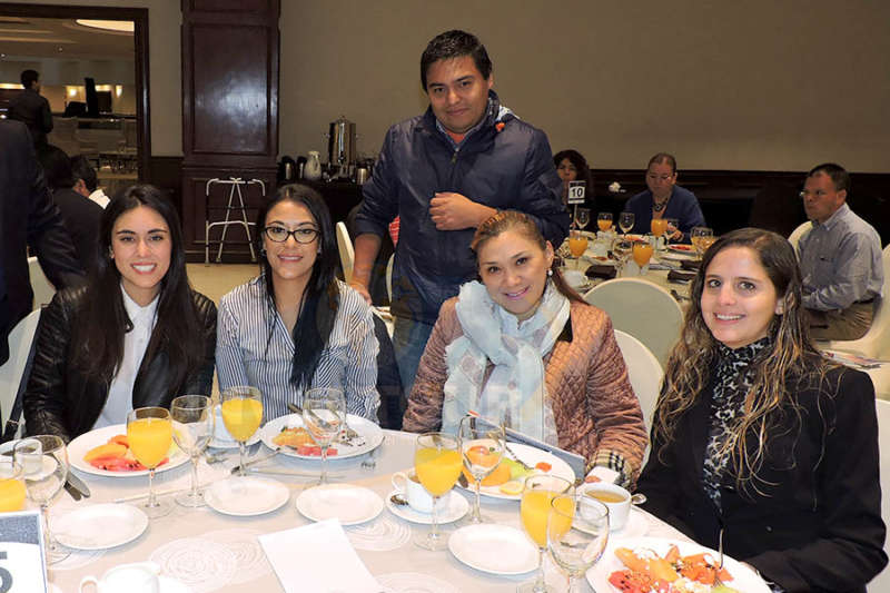 Paula Lutz, Ana Serrano, Edith Zamora, Mary Carmen Olmedo y Juan Andrés Vergara