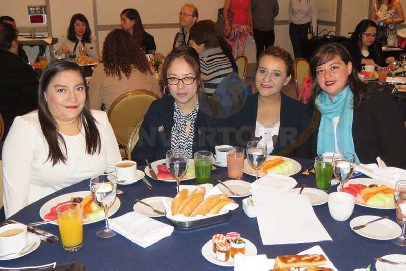 Carolina Guzmán, Aida López, Violeta Vargas y Emilia Flores