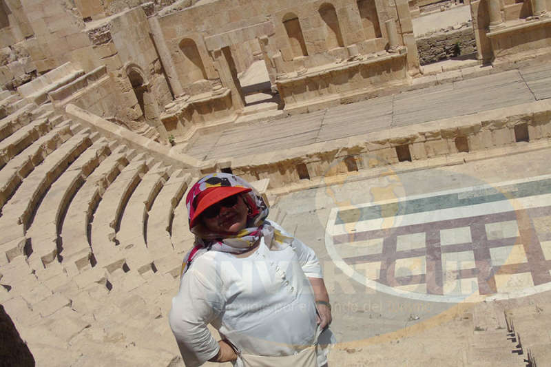 Thelma Acosta en el Foro Romano de Jerash