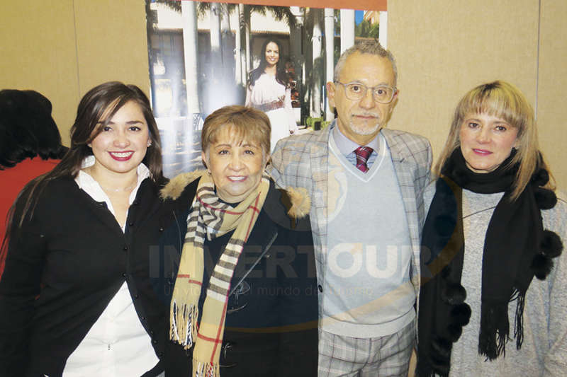 Paola y Lilia Riquelme, Jaime Rogel y Sara Gómez Ortigosa