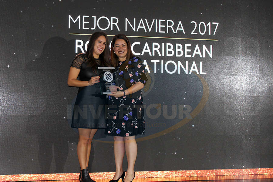Fernanda Basurto recibe reconocimiento para Royal Caribbean como Mejor Naviera