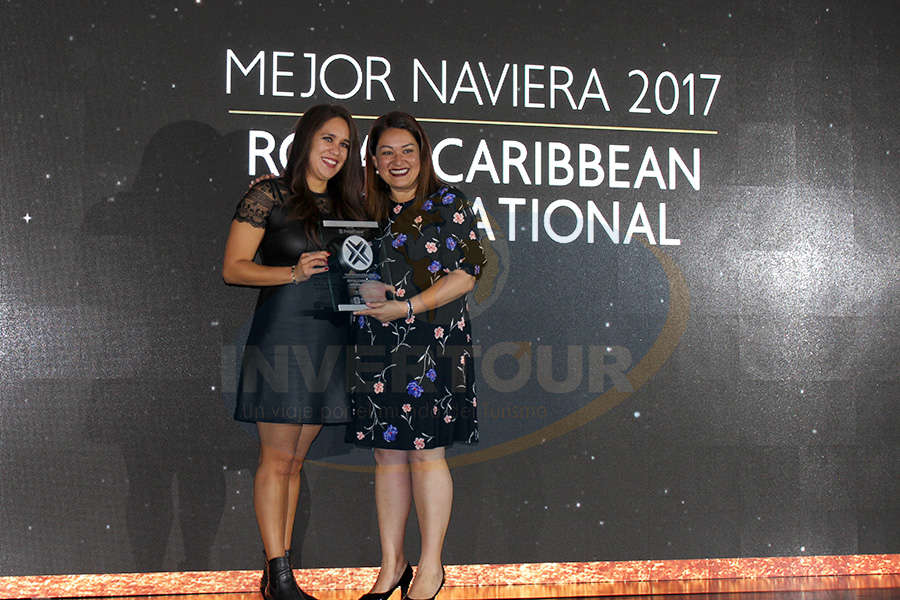 Fernanda Basurto recibe reconocimiento para Royal Caribbean como Mejor Naviera