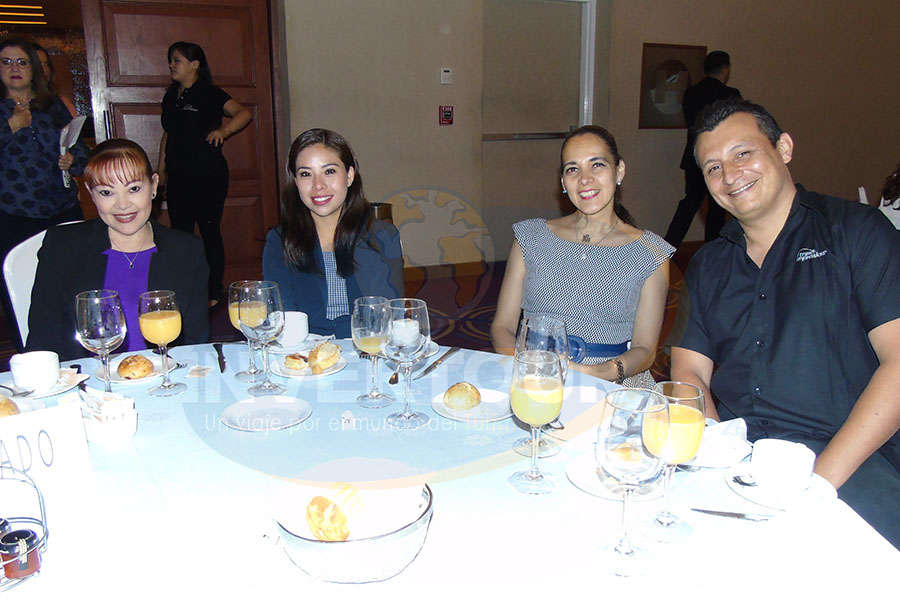 Araceli Alcántara, Ileana Zamora, Claudia Flores y Francisco Bravo