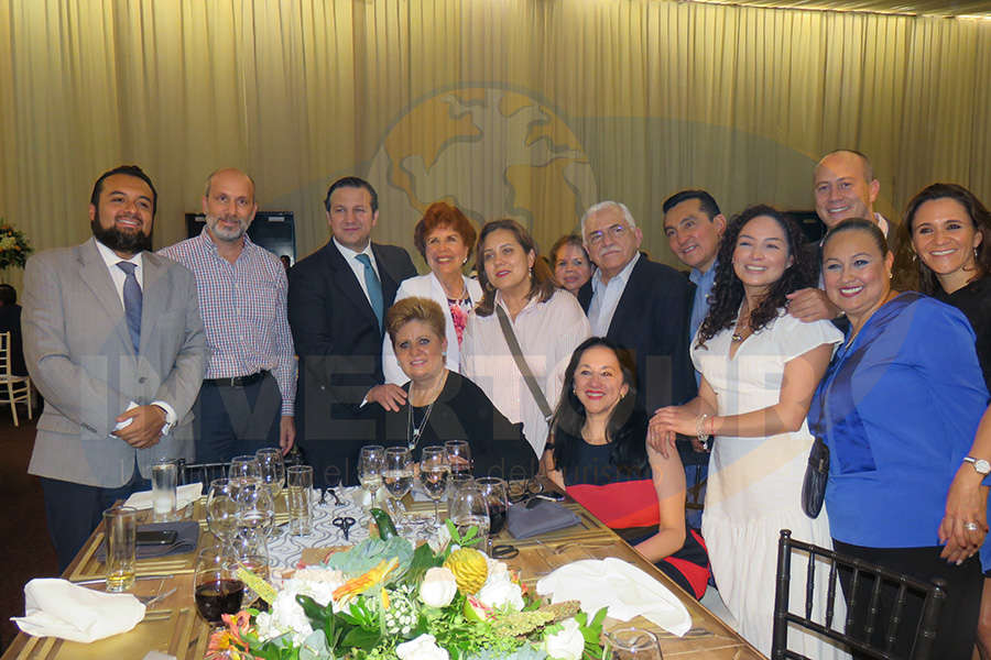 Irving Mayett, José Carlos Riojas, Roberto Trauwitz, Yolanda Montes, Maylen Jean, César Romero, Yarla Covarrubias, Edgar Solís, Erika Moreno, Federico Monterrubio, Gina Navarrete y Alejandra Romero