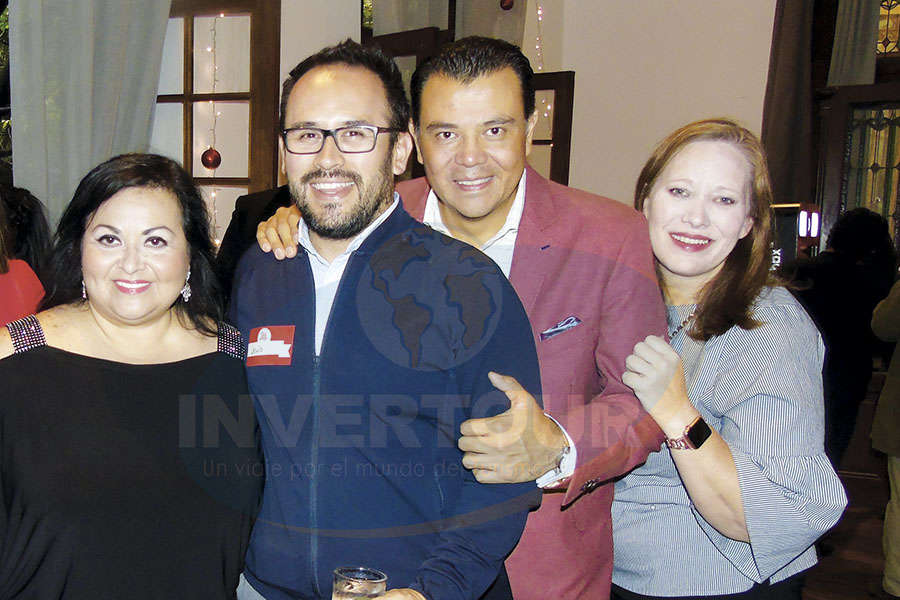 Julie Charros, Jesús Martínez Jr., Mauricio González y Morgan Taylor