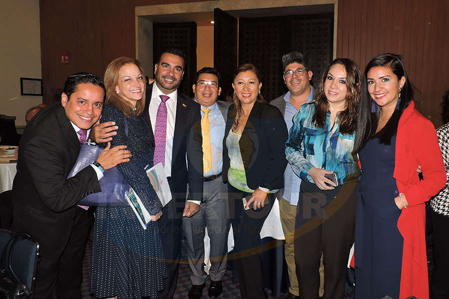 Raymundo Flores, Adela Alonso, Fernando Mandri, Reynaldo Dzib, Mercedes Mena, Rodrigo López, Carmen Priego y Elena Silva