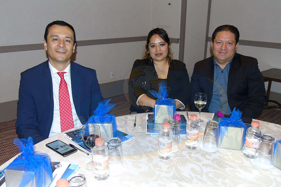 Juan Carlos Nieto, Elizabeth Urbano y Juan Andrés Vergara Juan Carlos Nieto, Elizabeth Urbano y Juan Andrés Vergara