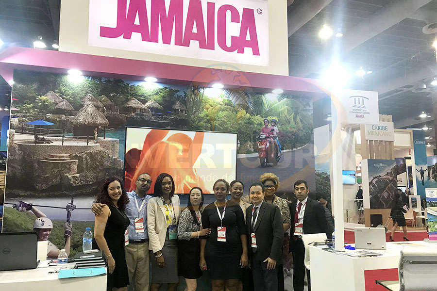 Marisol Sánchez, Dean Paul Chambers, Merricka Olivia Dyer, Silvia Ibuki, Rachel Anderson, Mavoy Smith, John Woolcock, Suzette Brown y Alberto Sansores Marisol Sánchez, Dean Paul Chambers, Merricka Olivia Dyer, Silvia Ibuki, Rachel Anderson, Mavoy Smith, John Woolcock, Suzette Brown y Alberto Sansores