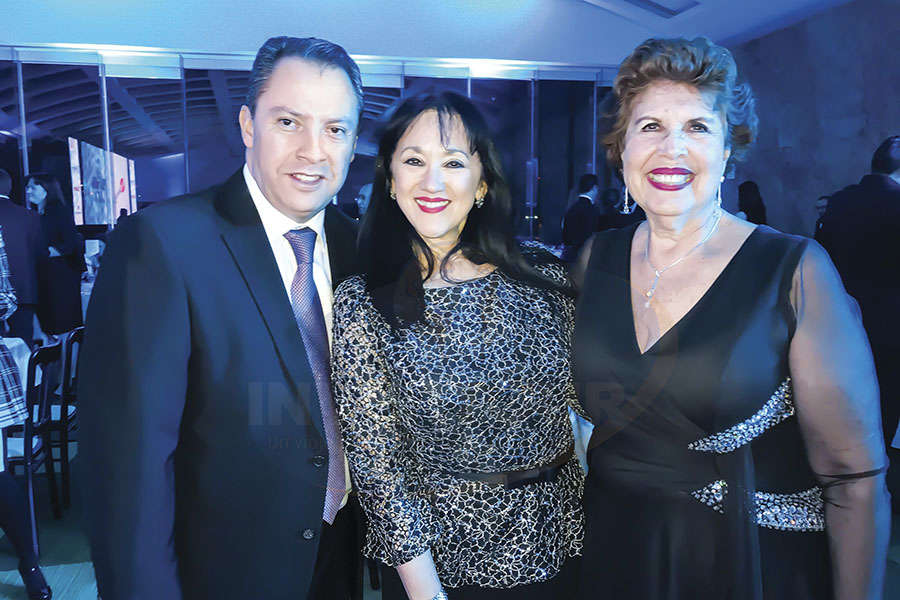 Julián Arroyo, Yarla Covarrubias y Yolanda Montes