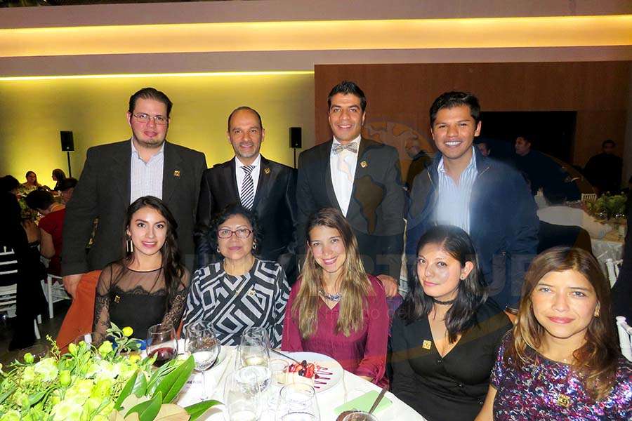 Rolando Gatica, Federico Mainfelt, Jorge Flores, Rodrigo Betancourt, Jessica Fuentes, Pilar Mendoza, Carla Guerrero, Yareli León y Adriana Guerrero