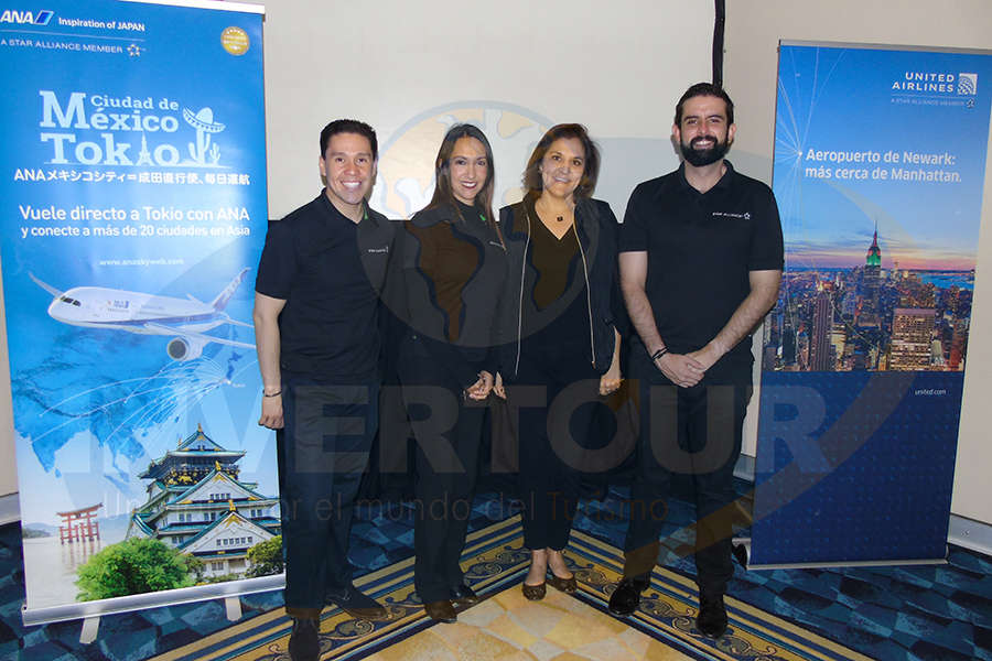 Akira Estevez, Nalleli Corona, Carolina Ruíz y Eduardo Barillas Akira Estevez, Nalleli Corona, Carolina Ruíz y Eduardo Barillas