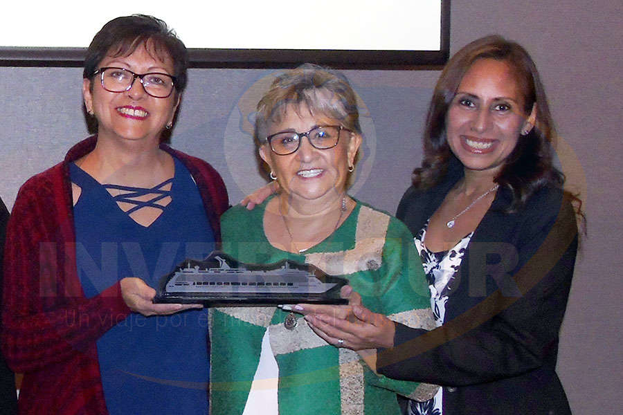 Yolanda González, Lilia Riquelme y Karelia Paralizabal