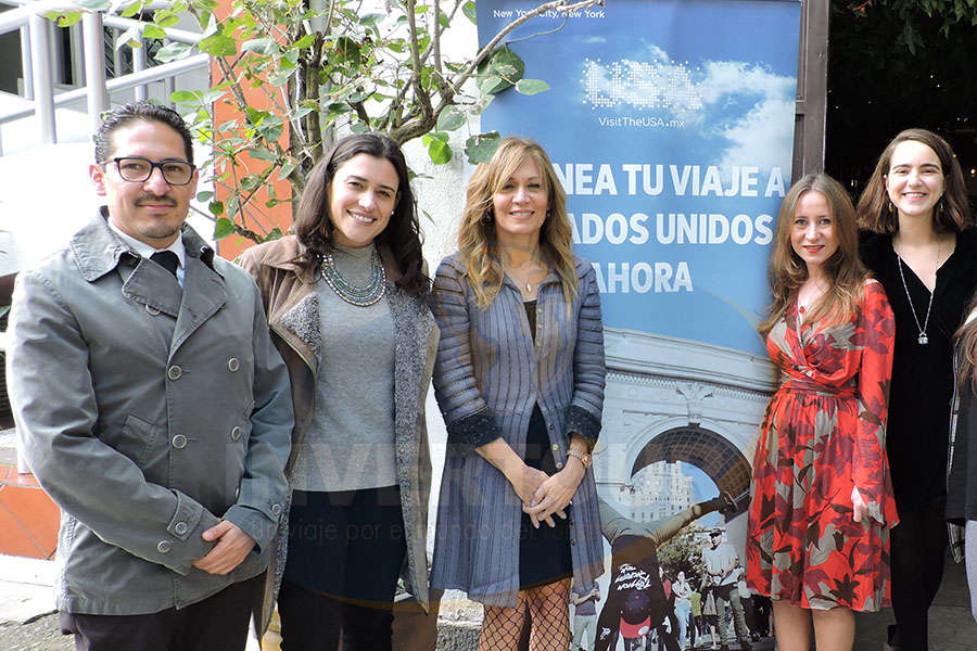 Omar Hernández, Inés Gorozpe, Lourdes Berho, Tere Medina y Macarena Arrigunaga