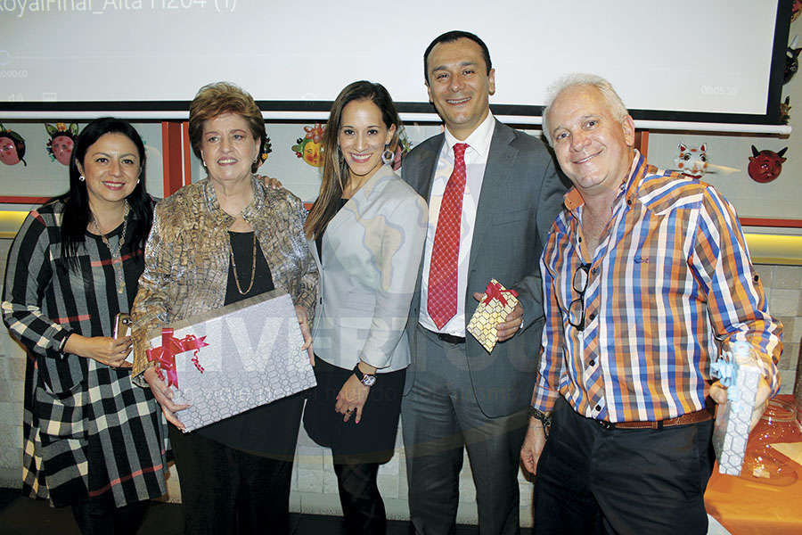 Claudia Garduño, Sol Barouh, Gina Jiménez, Juan Carlos Nieto y Simón Buzali