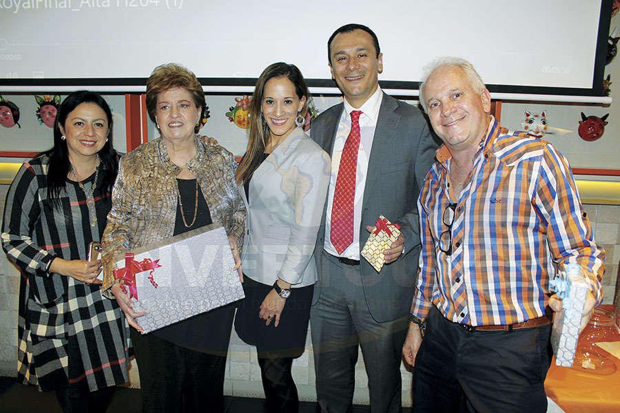 Claudia Garduño, Sol Barouh, Gina Jiménez, Juan Carlos Nieto y Simón Buzali Claudia Garduño, Sol Barouh, Gina Jiménez, Juan Carlos Nieto y Simón Buzali