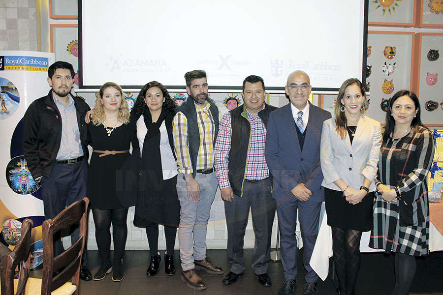 Fernando Barojas, Karina Balderas, Elizabeth Mujica, Osbel Leyva, Rodrigo Contreras, Erwin Romero, Gina Jiménez y Claudia Garduño