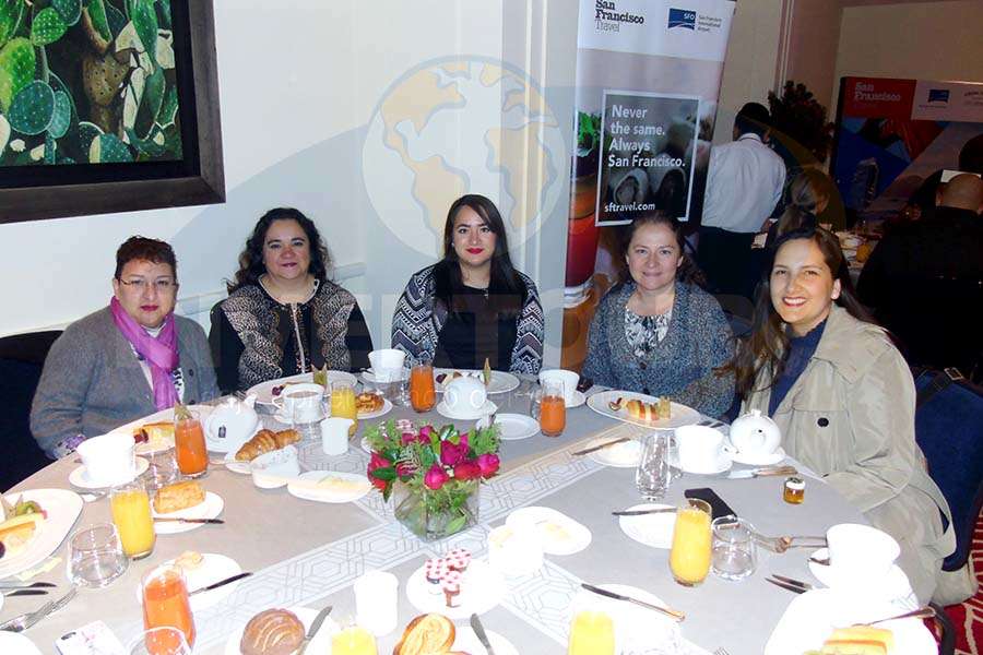 Lourdes Trejo, Yazmín Vargas, Ximena Guzmán, Diana Mancilla y Abril Michel