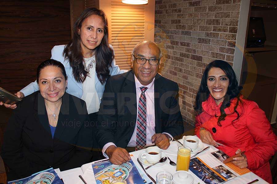 Jacqueline Sarabia, Karelia Paralizabal, Jesús Yepez y Luz María Yepez