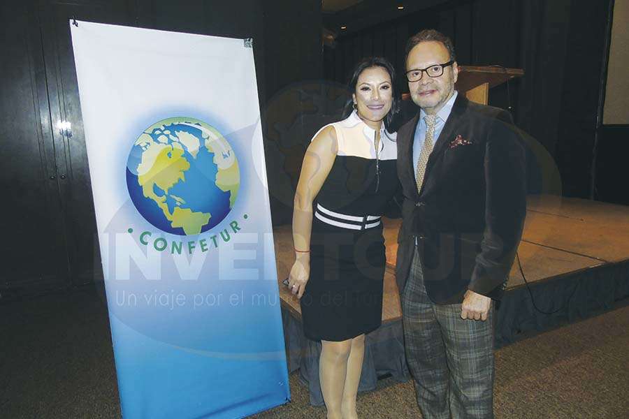 Ana Laura Serrano con Manuel Montelongo