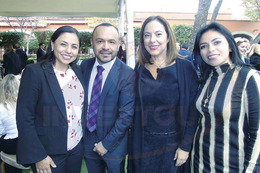 Sandra Luna, Miguel Galicia, Adriana de la Torre y Mariana Pérez