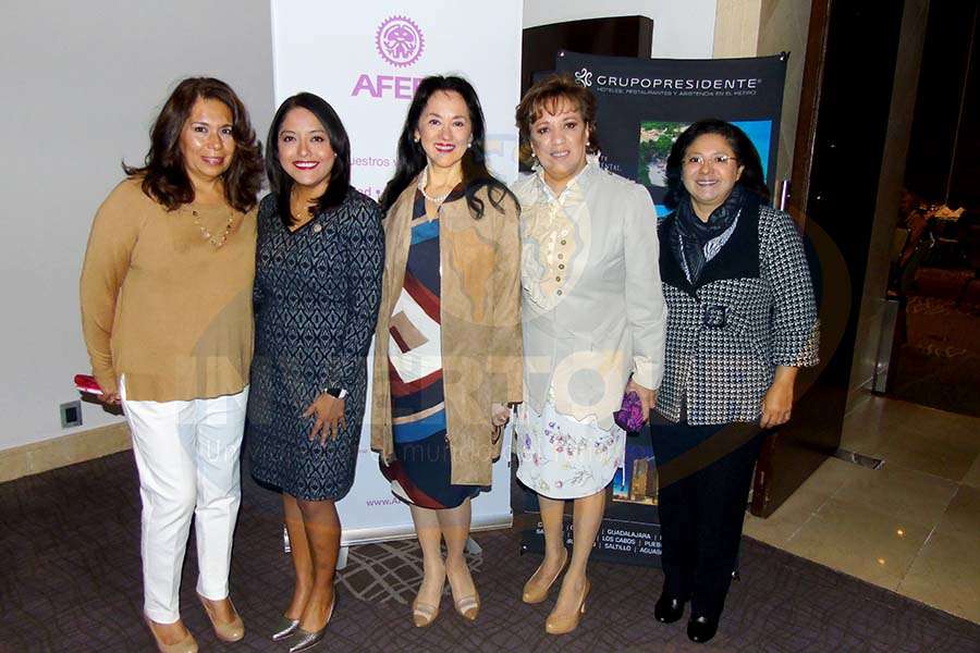 Brenda López, Ilse González, María de Jesús Porras, Yarla Covarrubias, Arlina Zurita, Karim Baldamus y Adriana Flores