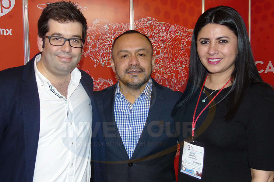 Entre amigos: Oriol Riera,  Miguel Galicia y Betty Sandoval