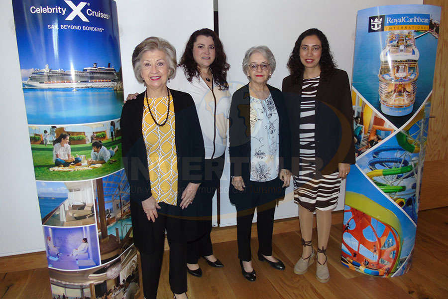 María Luisa Luengas, Adriana Holguín, Ana Soto y Linda Loranca