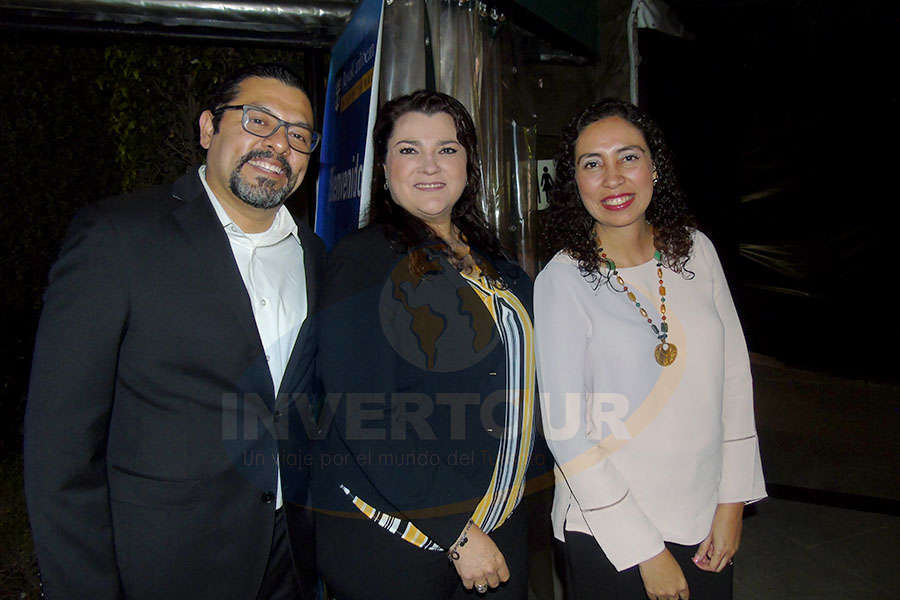 Ramiro Gómez, Adriana Holguín y Linda Loranca