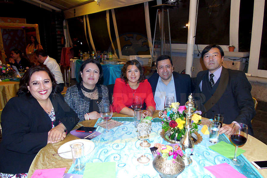 Mayte Camacho, Jacqueline García, Itzel González, Efrén Mata y Francisco Ito Endo