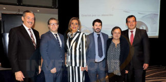 César Fernández, Felipe Bonifatti, Judith Guerra, Diego Muñoz, María Fernanda García y Paul Fuentes