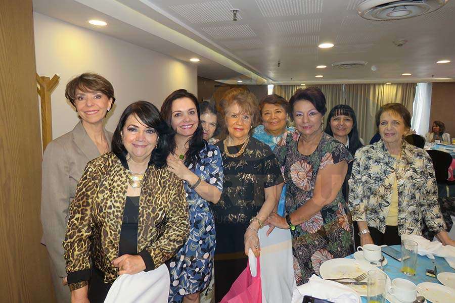 Olga Pulido, Rosy Bauer, Carla Ponce, Rosario Godín, Angie Cruz, Mary Ledezma, Wilma Ormeño y Conchita Ettiene