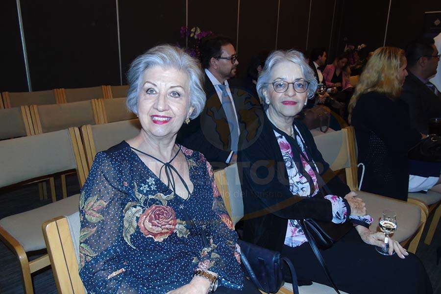 Maria Luisa Luengas y Ana Soto 