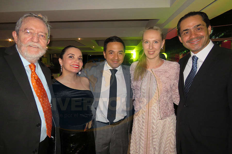 Jorge Sales, Carla Ponce, Oscar Girón, Aliaksandra Khadachynskaya y Benjamín Díaz