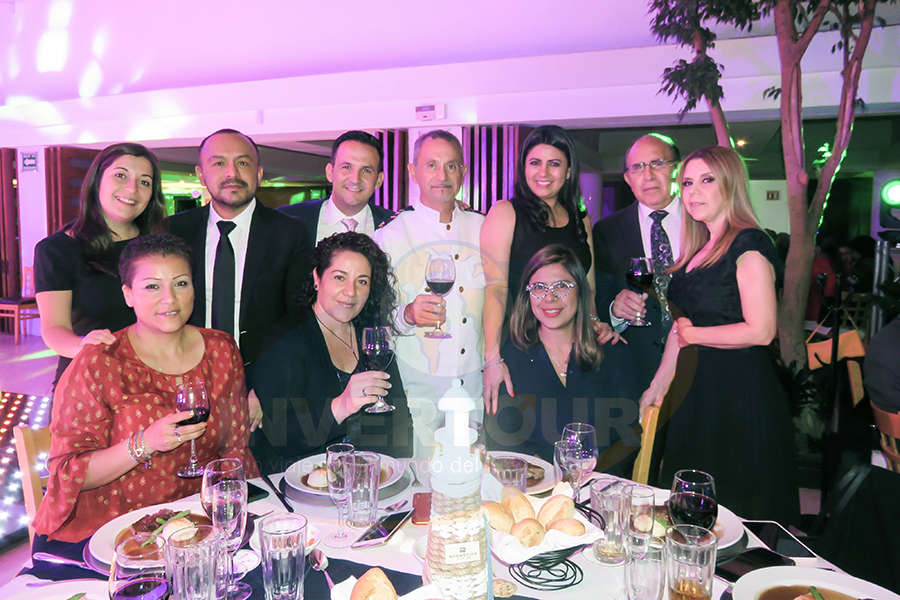 Tamara Oberti, Graciela Valle, Miguel Galicia, Alicia Terán, José Trauwitz, Jaime Rogel, Betty Sandoval, Daya Cruz, Jaime Orizaga y Bibiana Saucedo