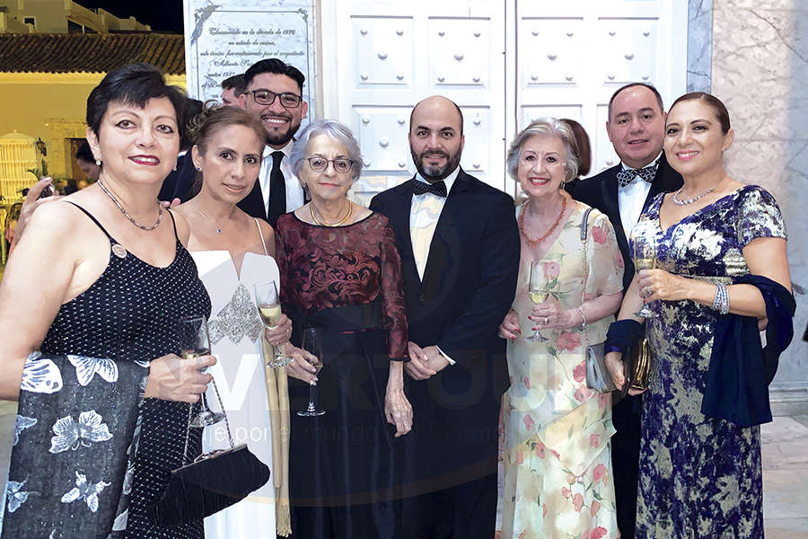 Yolanda González, Karelia Paralizabal, Edgar Quezada, Ana Soto, Manlio Carpizo, María Luisa Luengas, Humberto Avelar y Claudia González