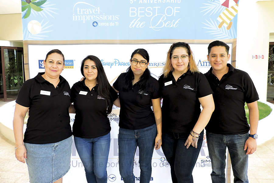 Tanya Espejel, Mariana Martínez, Nancy Lara, Ligia Arce y Edgar Hidalgo