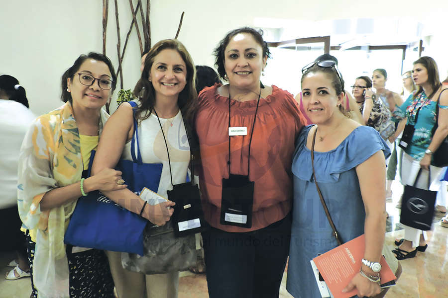 Silvia García, Mónica Díaz, Karla Coxtinica y Elizabeth Jiménez