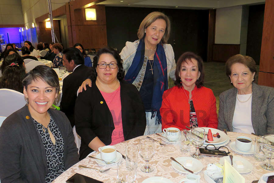 Paloma Ku, Maite Brunnet, Luz María Rivas, Teresita Muñoz e Isabel Gómez